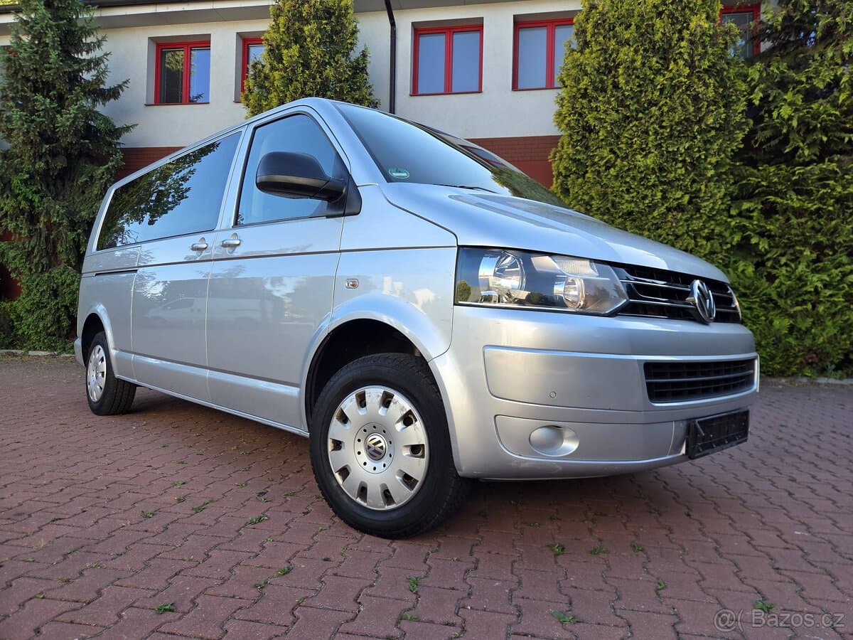 2011 Volkswagen CARAVELLE - 2