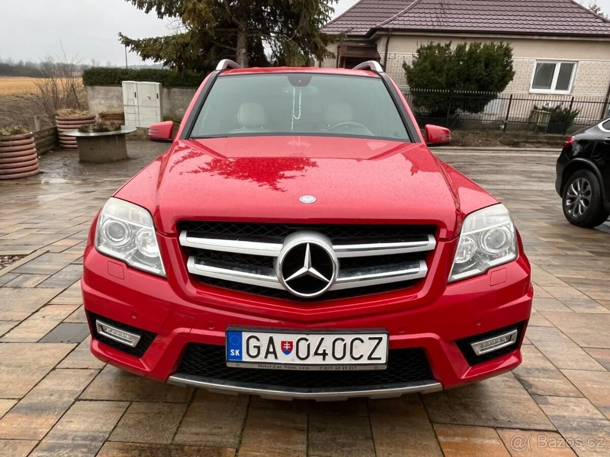2010 Mercedes-Benz GLK - 2