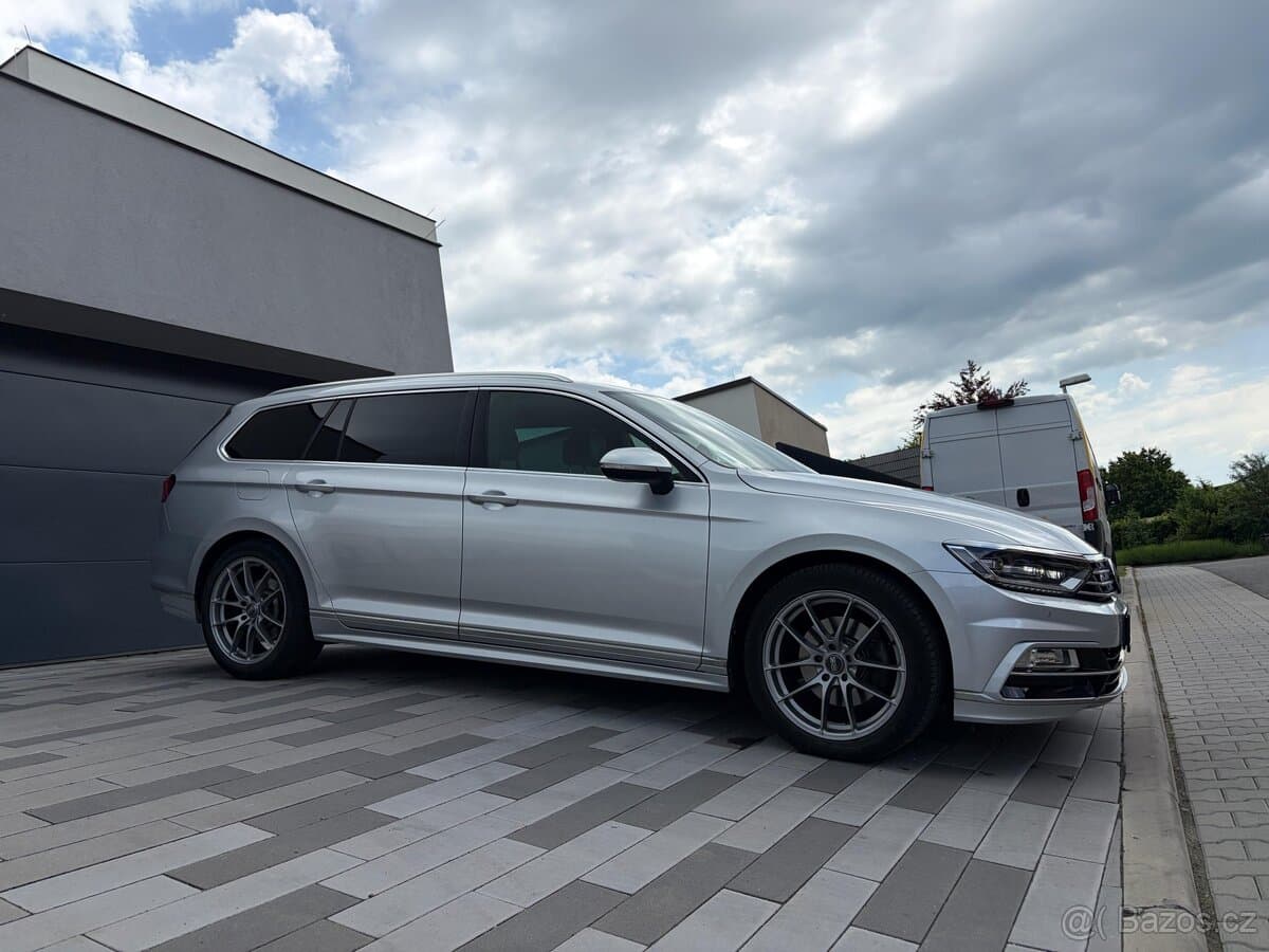 2018 Volkswagen PASSAT - 2