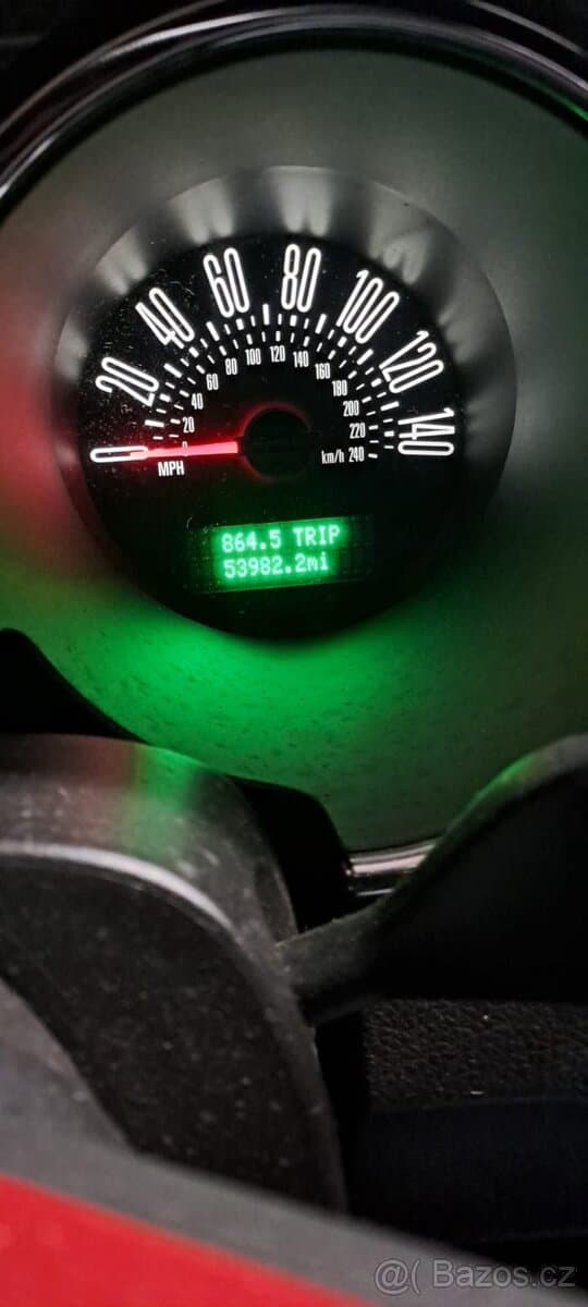 2006 Ford MUSTANG - 2