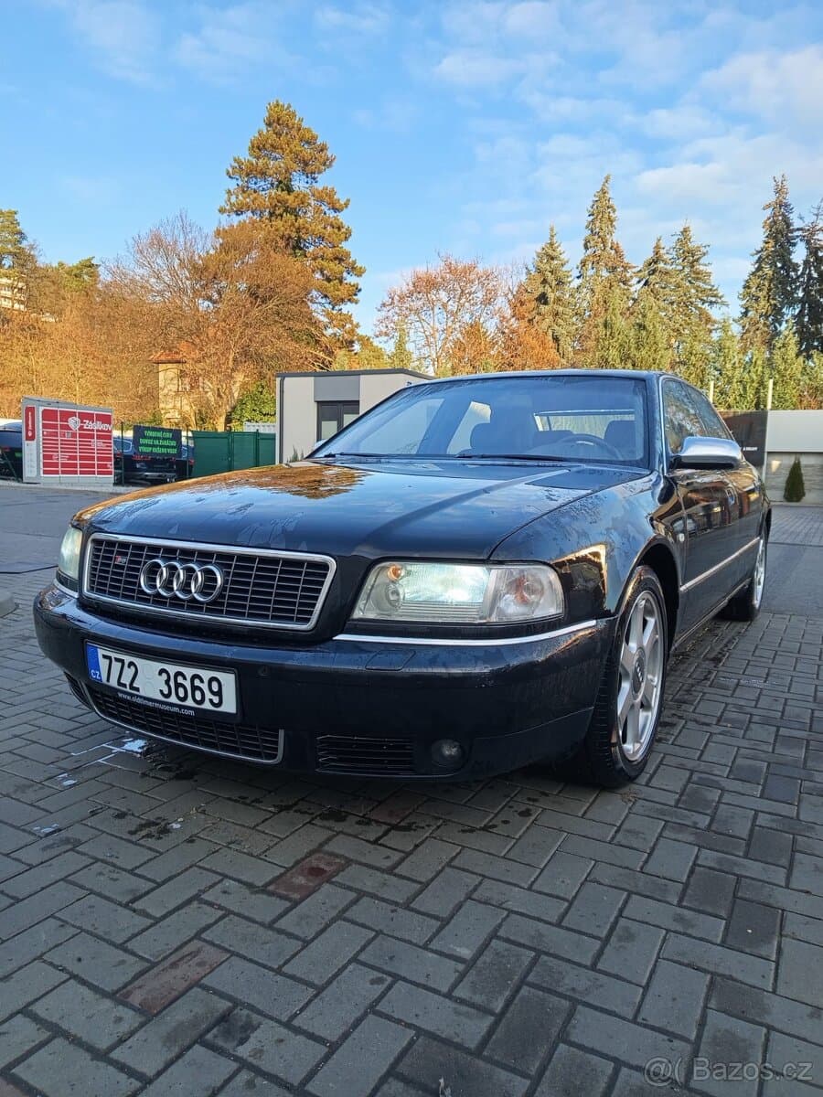 2000 Audi S8 - 2