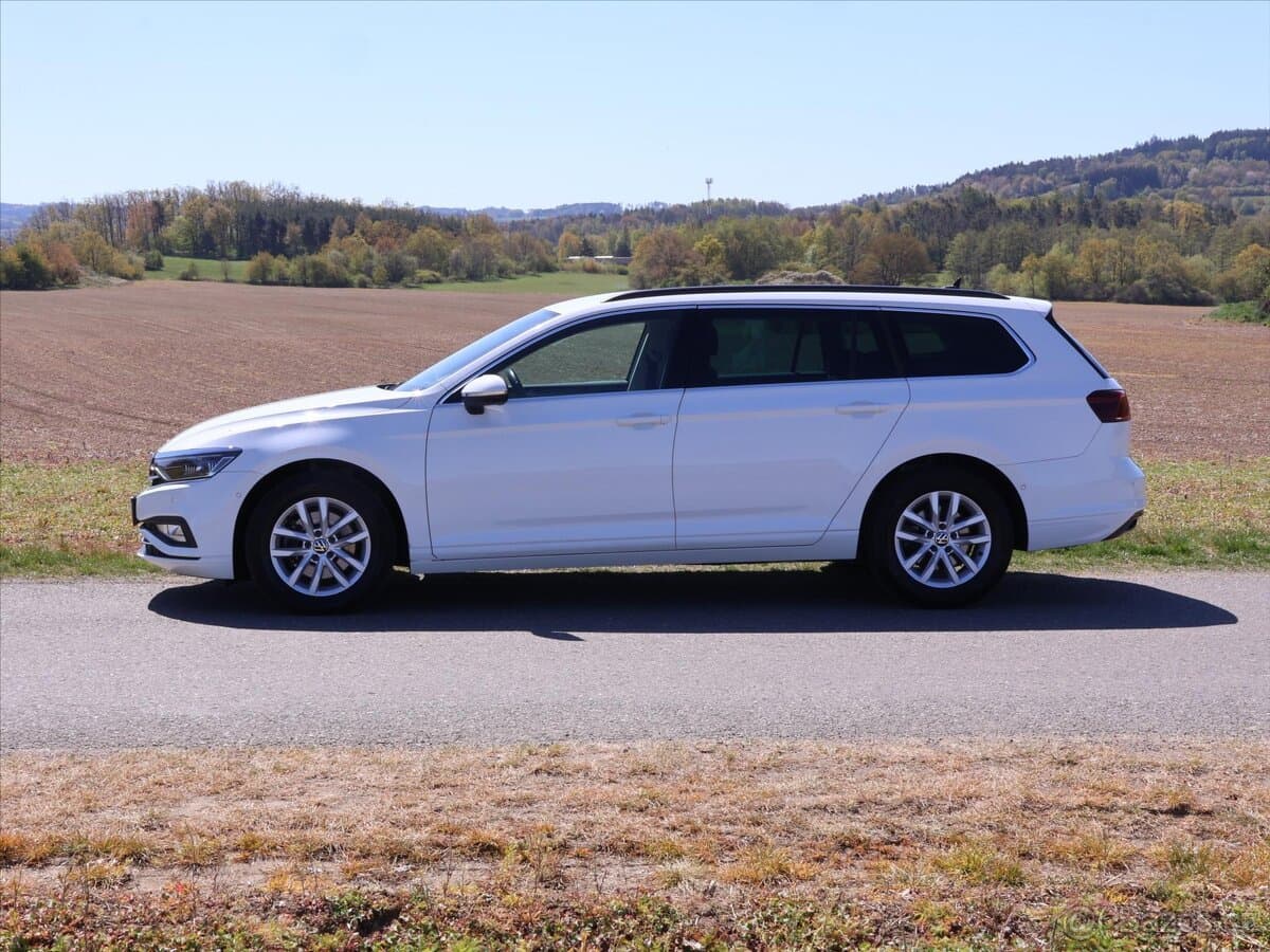 2022 Volkswagen PASSAT - 2