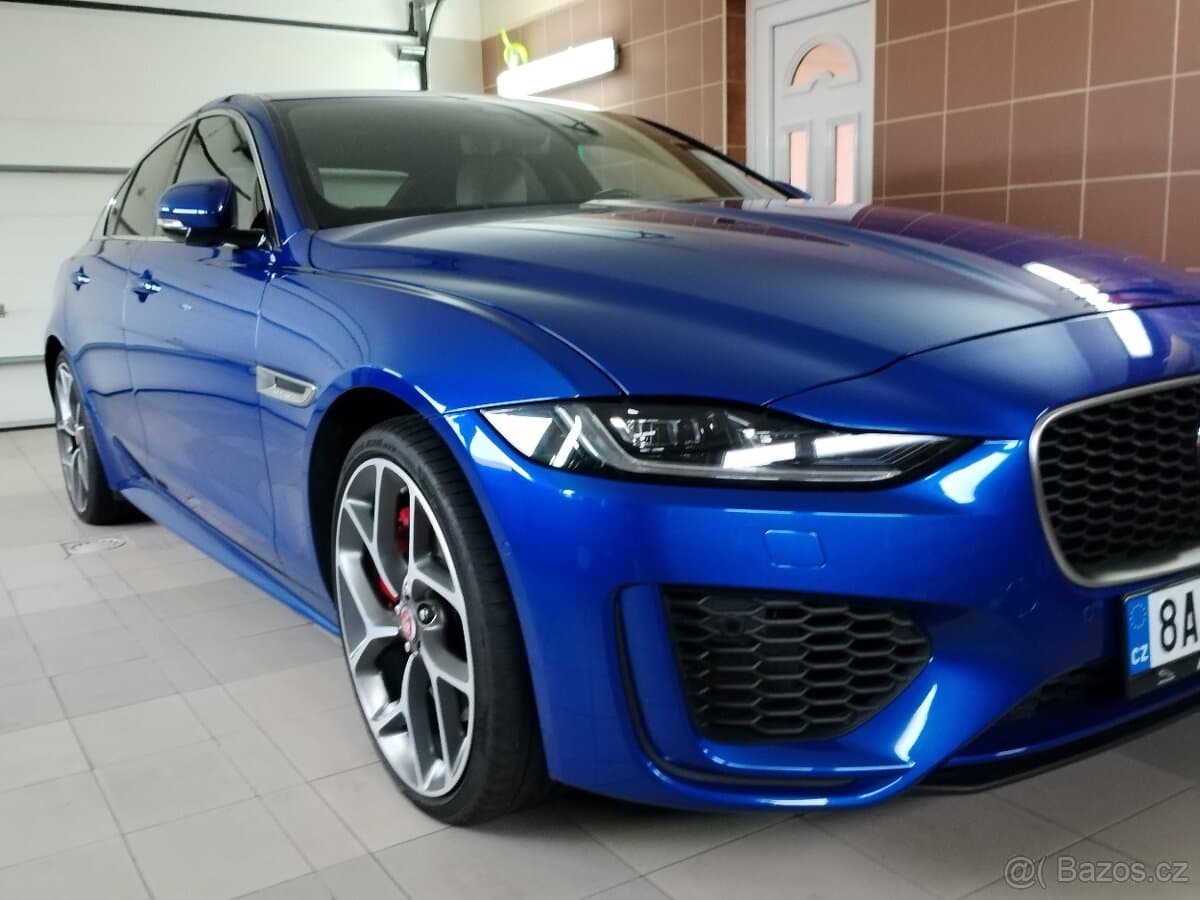 2019 Jaguar XE - 2