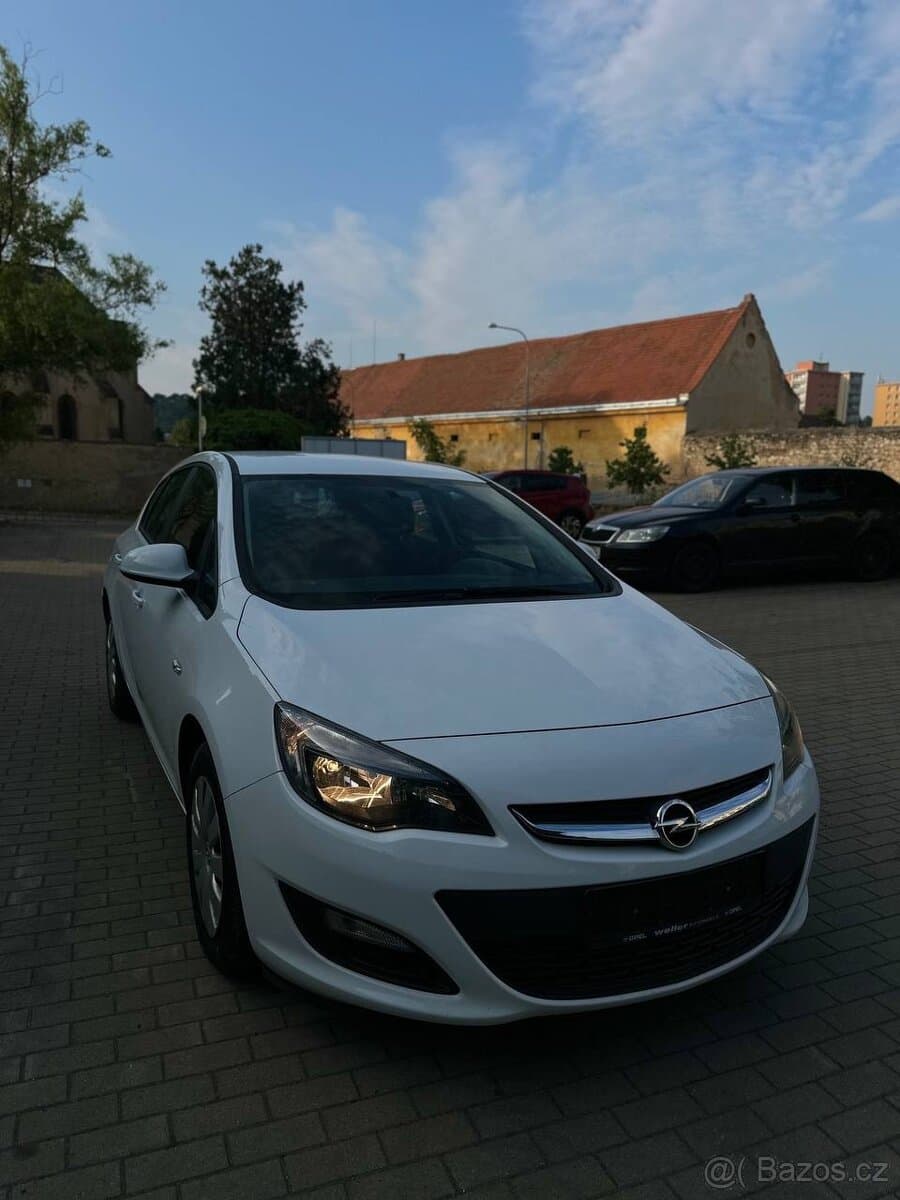 2013 Opel ASTRA - 2