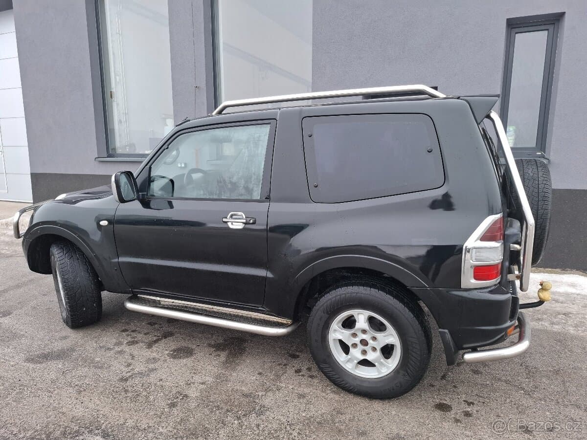 2000 Mitsubishi PAJERO - 2