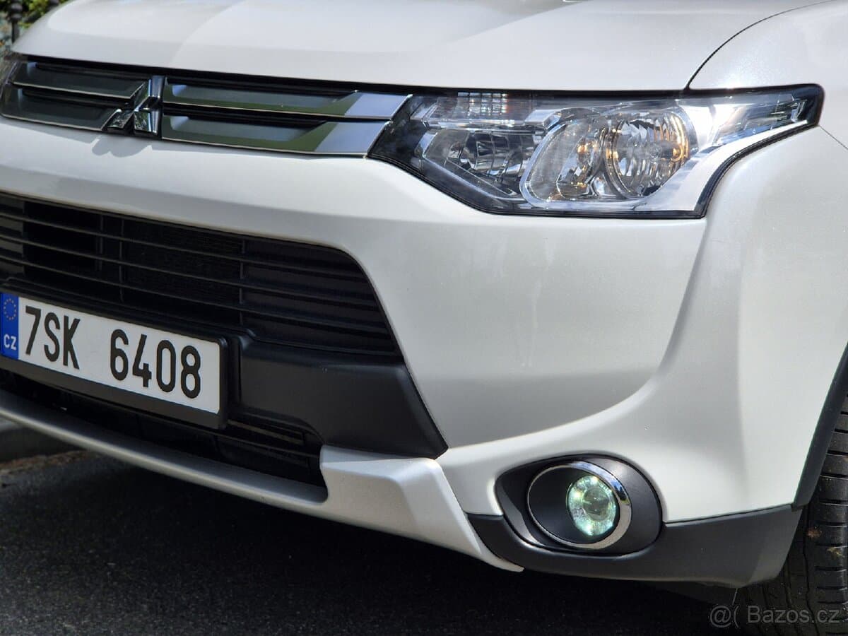 2015 Mitsubishi OUTLANDER - 2