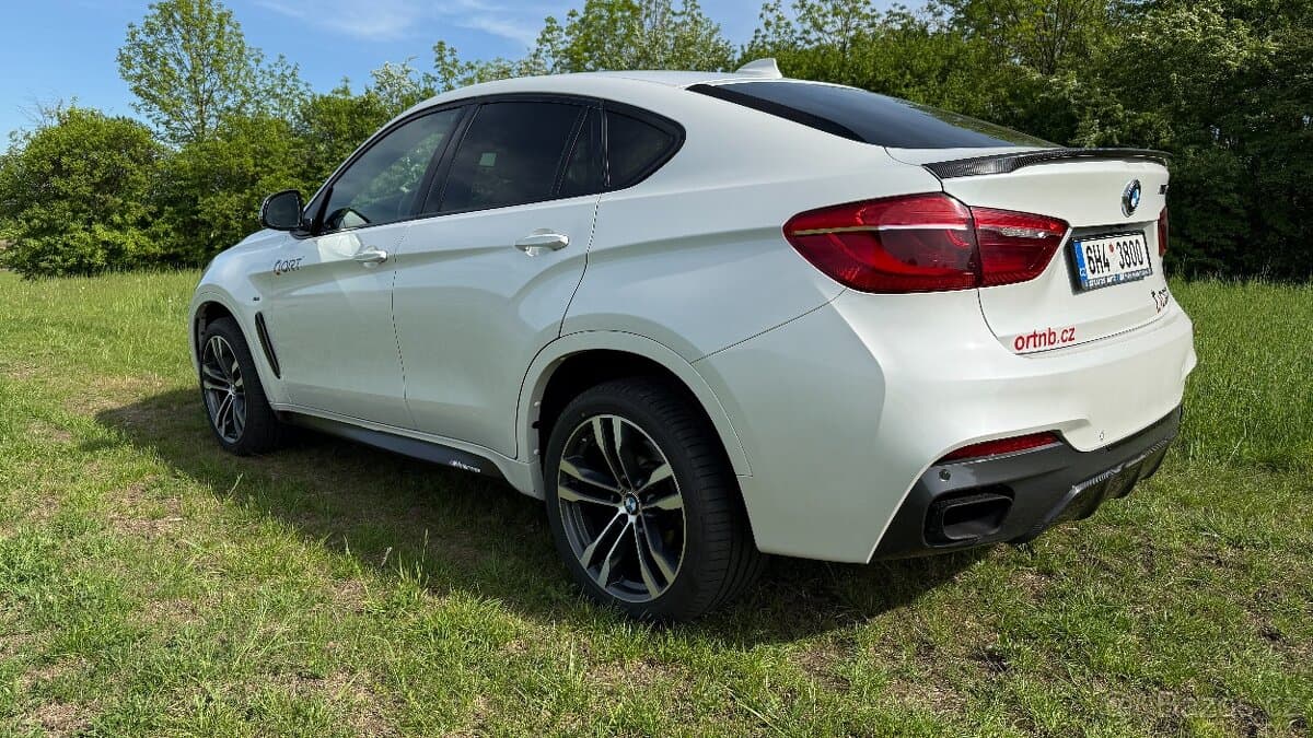 2015 BMW M5 - 2