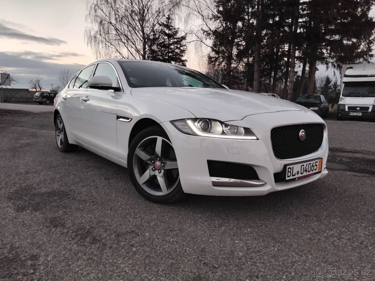 2016 Jaguar XF - 2