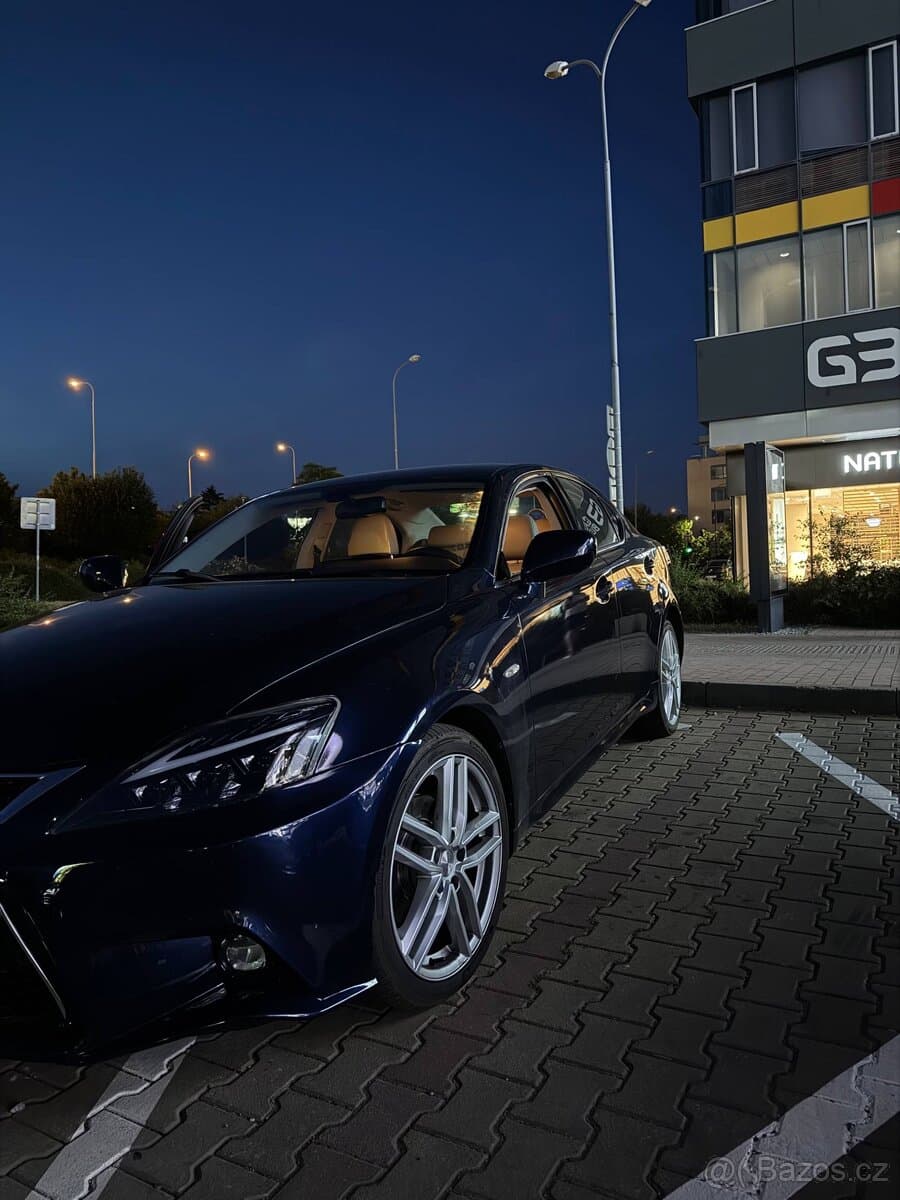 Lexus IS - 2