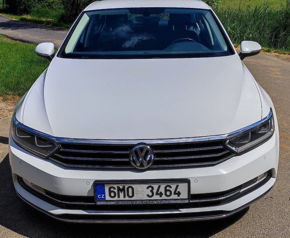 2016 Volkswagen PASSAT - 2