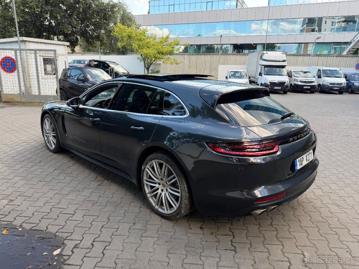 2018 Porsche PANAMERA - 2