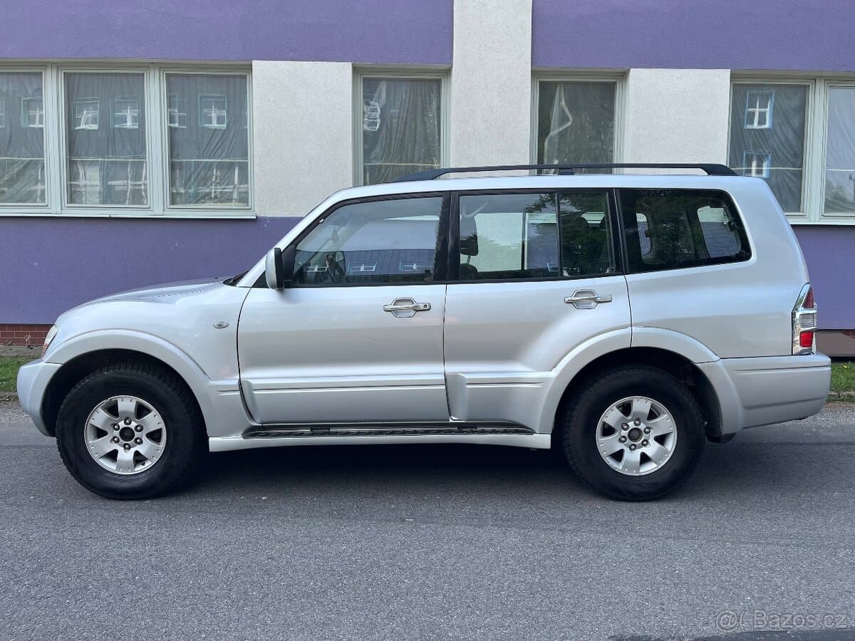 2005 Mitsubishi PAJERO - 2