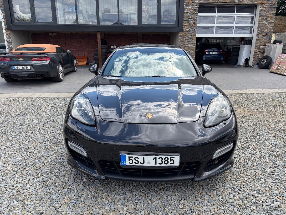 2012 Porsche PANAMERA - 2