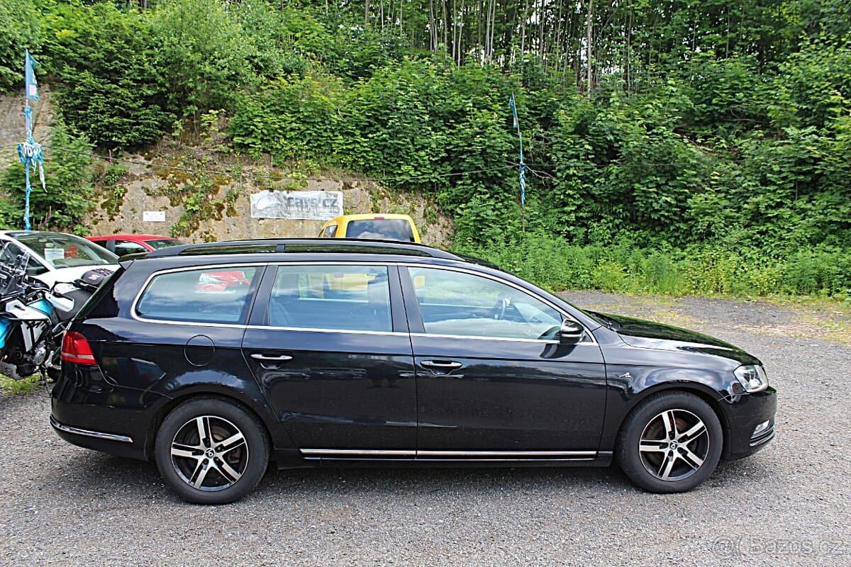 2011 Volkswagen PASSAT - 2