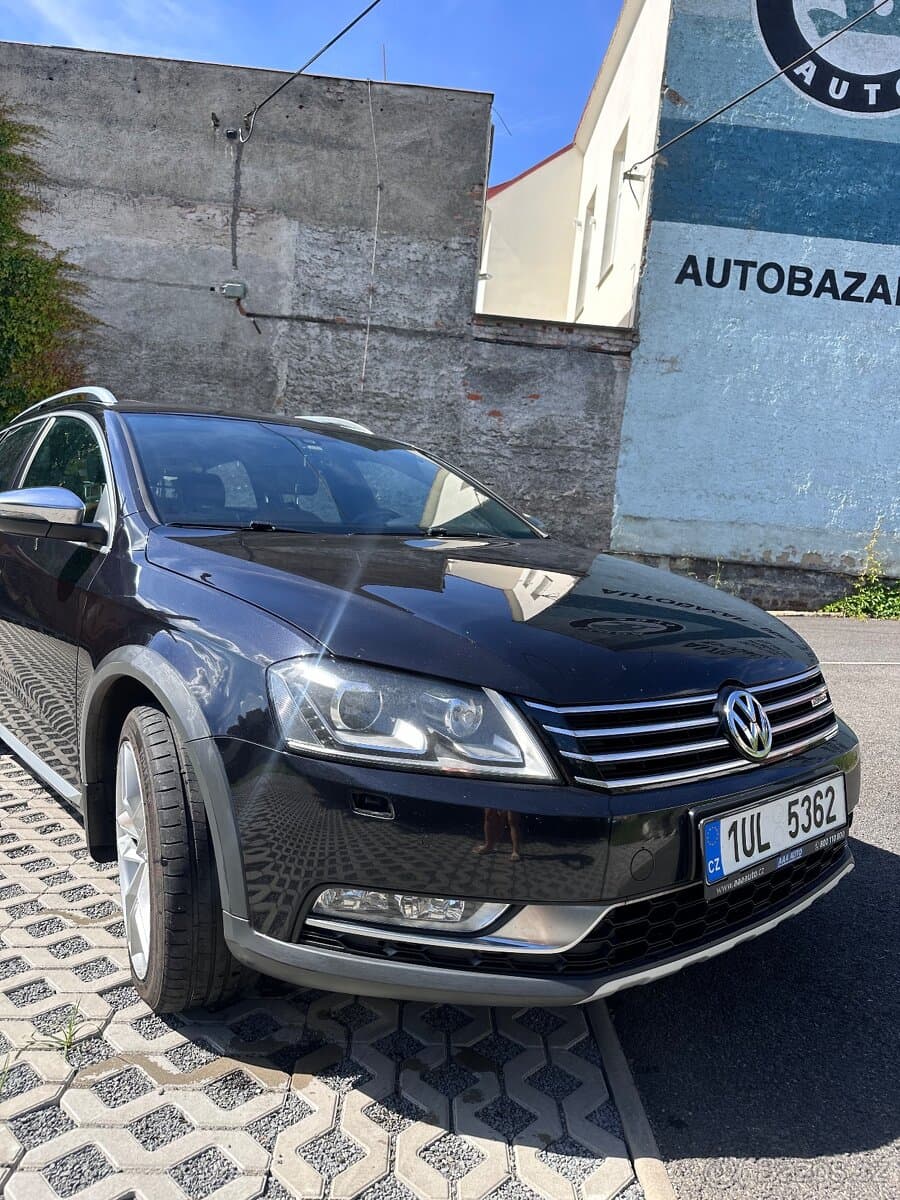 2013 Volkswagen PASSAT - 2