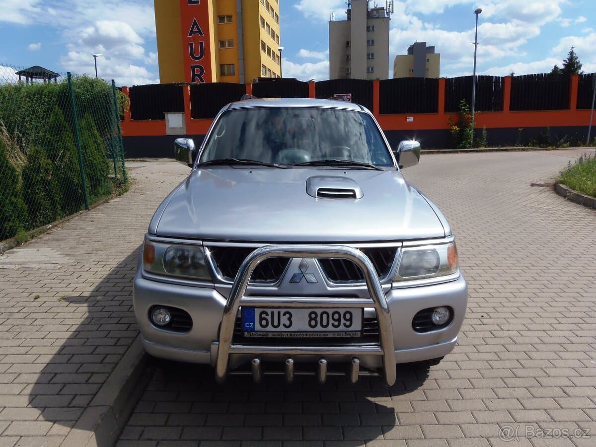 Mitsubishi PAJERO - 2