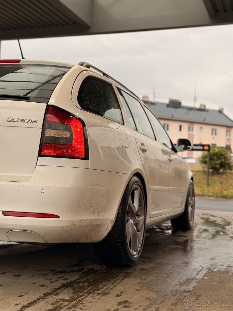 Škoda OCTAVIA - 2