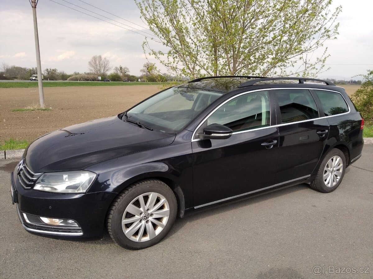 2011 Volkswagen PASSAT - 2