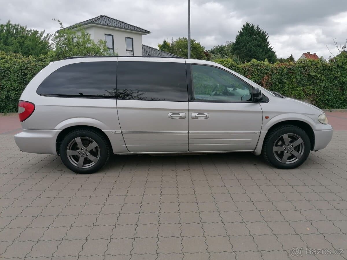 2008 Chrysler VOYAGER - 2