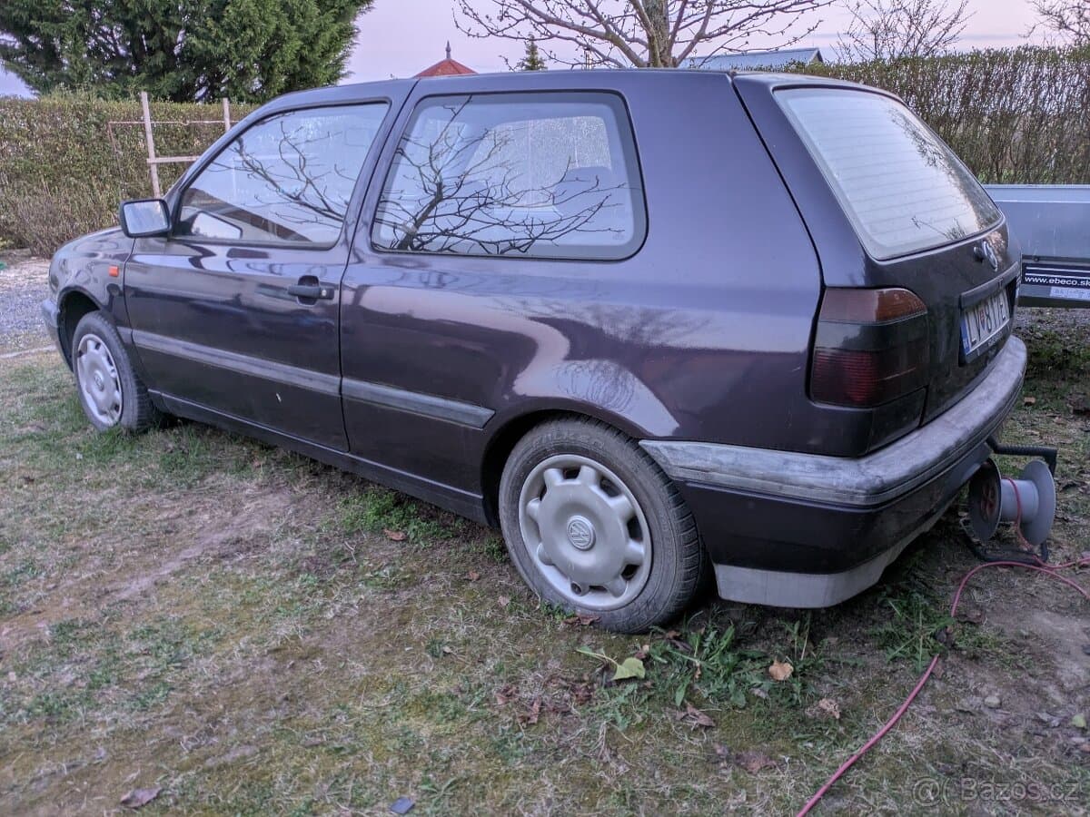 Volkswagen GOLF - 2