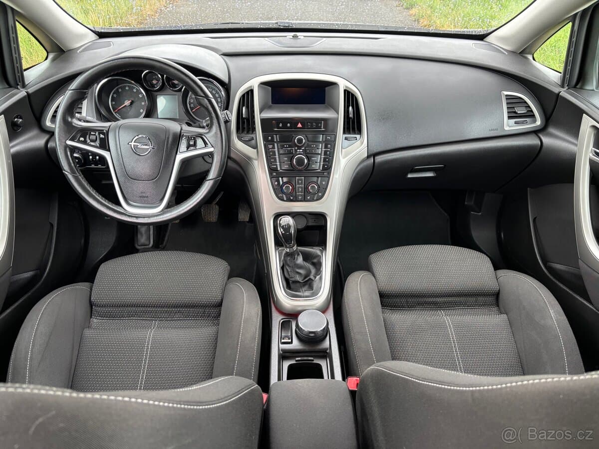 2010 Opel ASTRA - 2