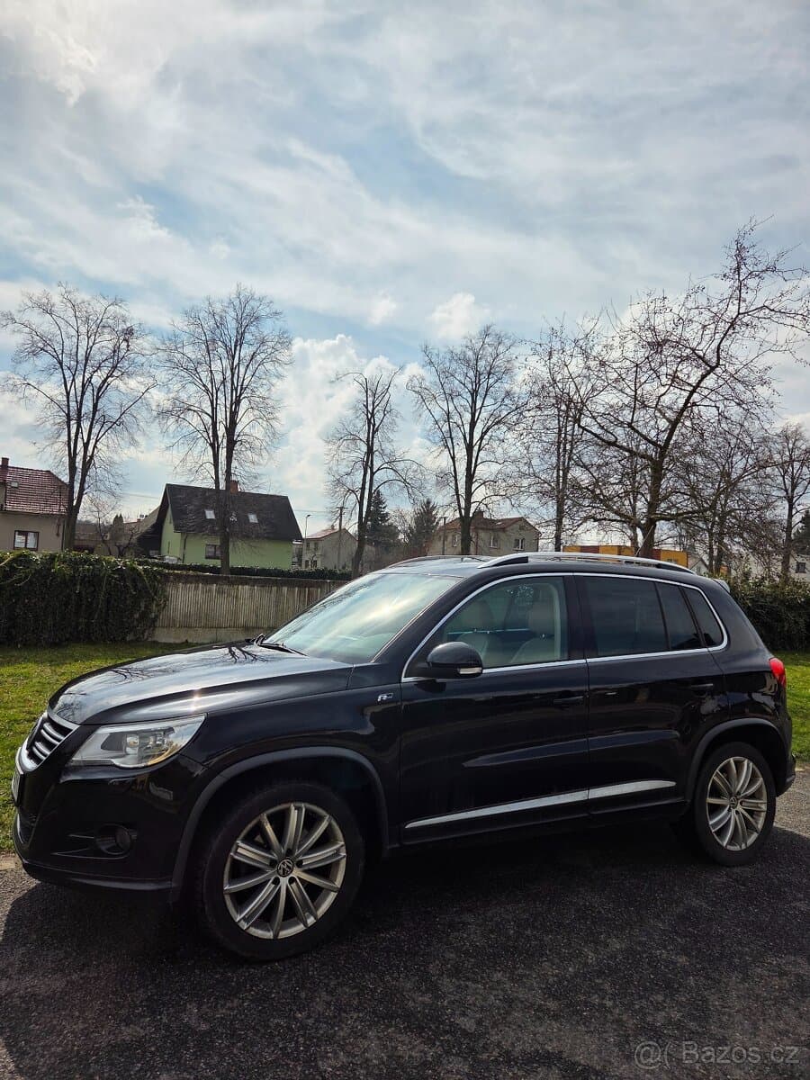 2011 Volkswagen TIGUAN - 2