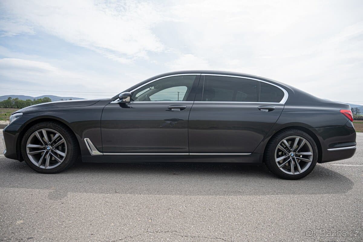 2015 BMW 7-SERIES - 2