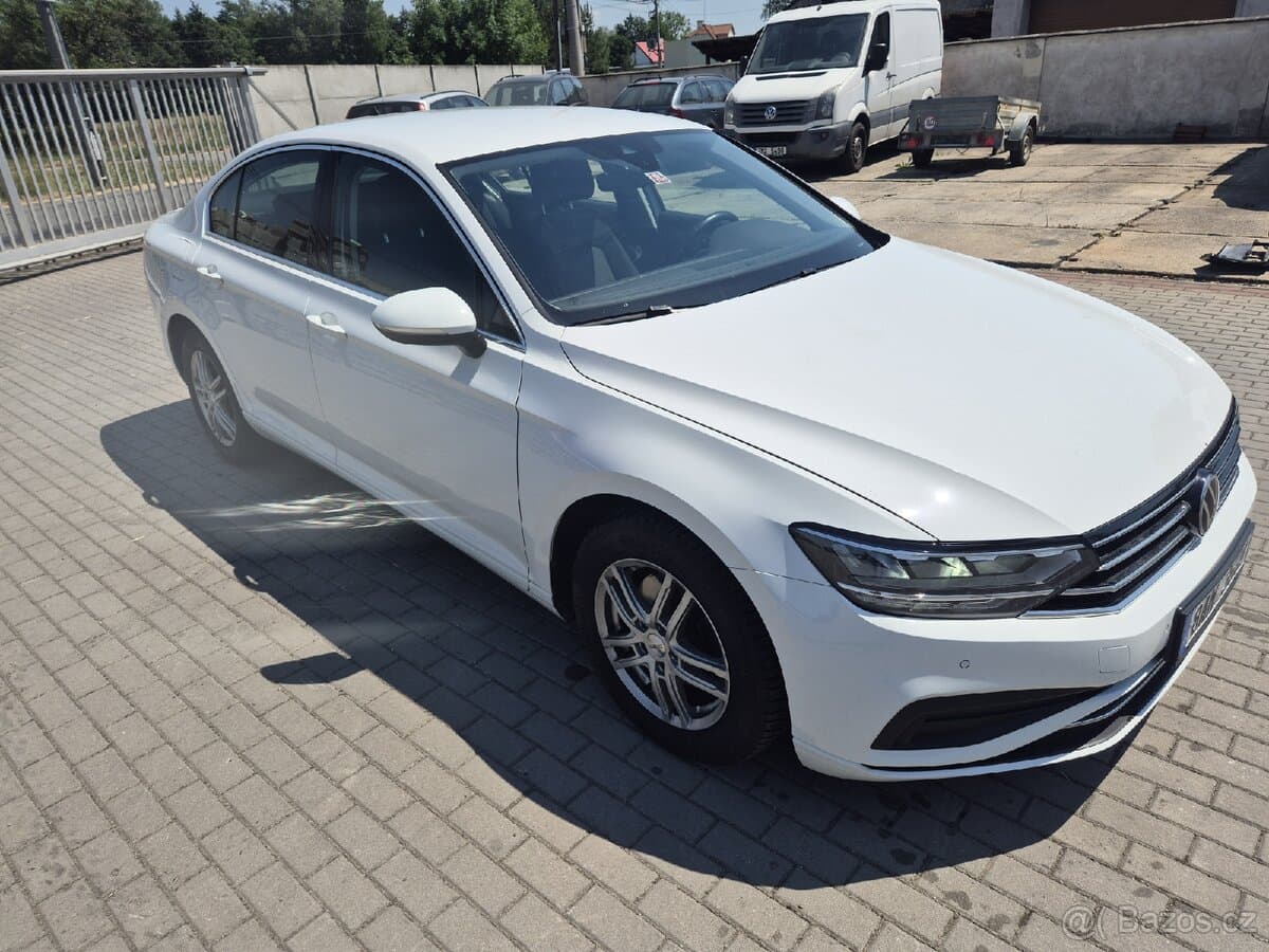 2021 Volkswagen PASSAT - 2
