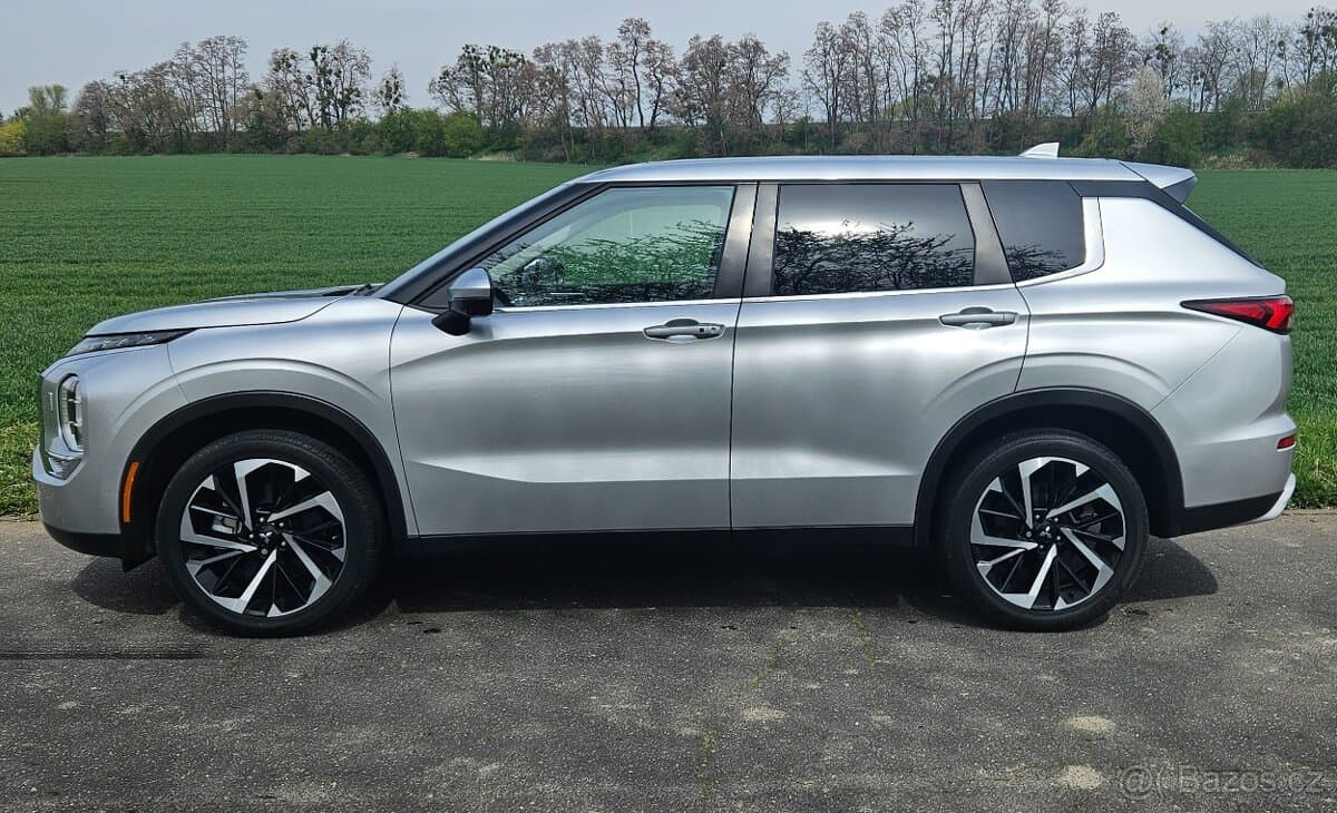 2021 Mitsubishi OUTLANDER - 2
