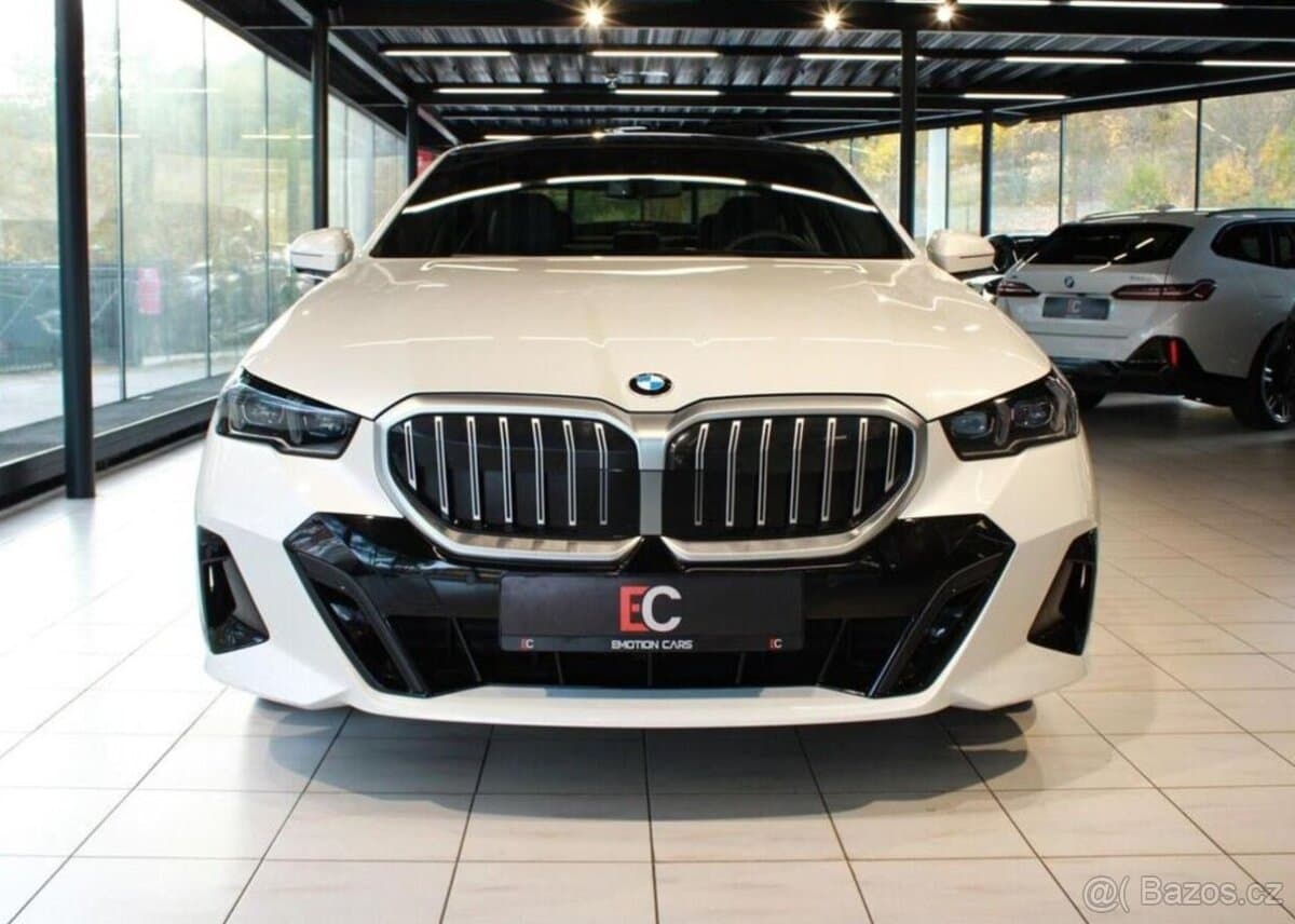 2025 BMW 5-SERIES - 2
