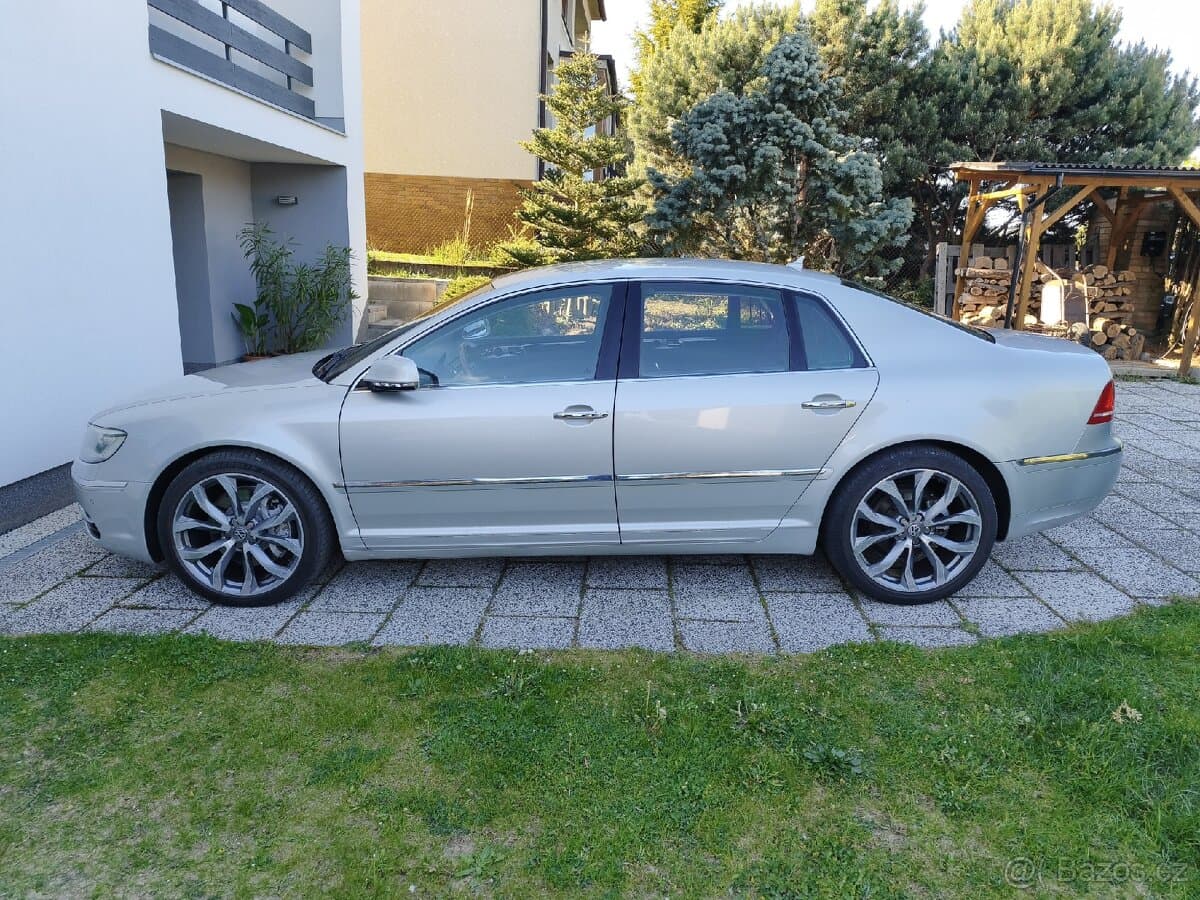 2011 Volkswagen PHAETON - 2