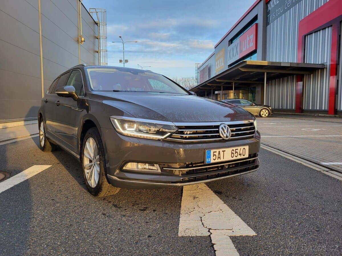 2016 Volkswagen PASSAT - 2