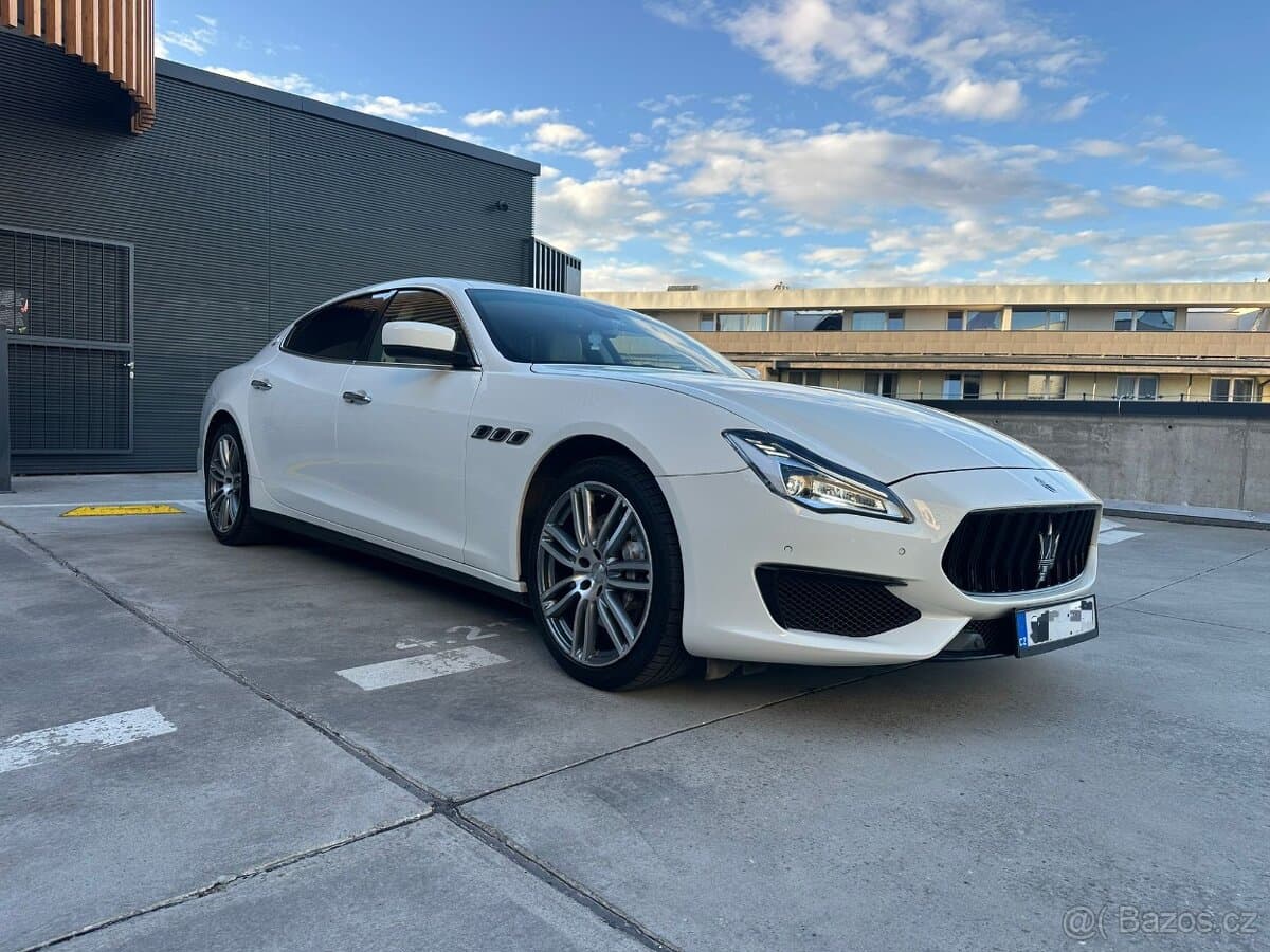 Maserati QUATTROPORTE - 2