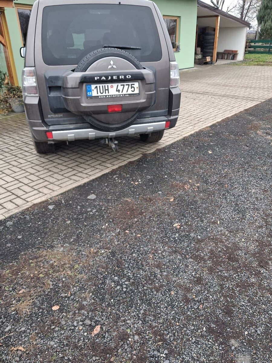 2012 Mitsubishi PAJERO - 2