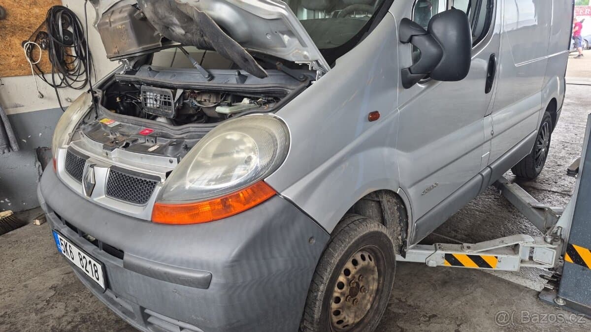 Renault TRAFIC - 2