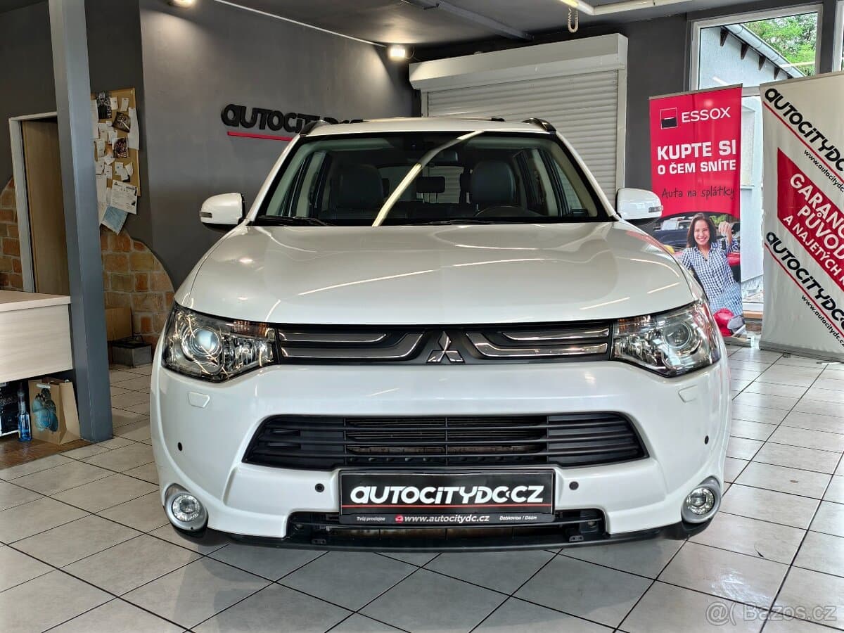 2012 Mitsubishi OUTLANDER - 2
