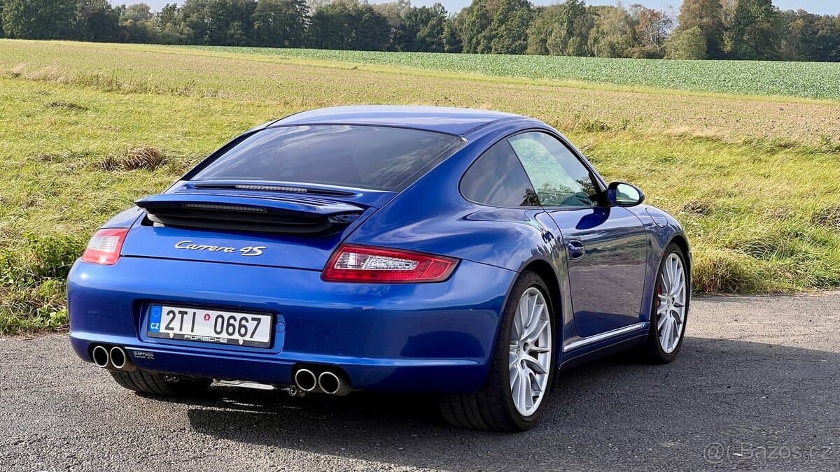 2005 Porsche 911 - 2