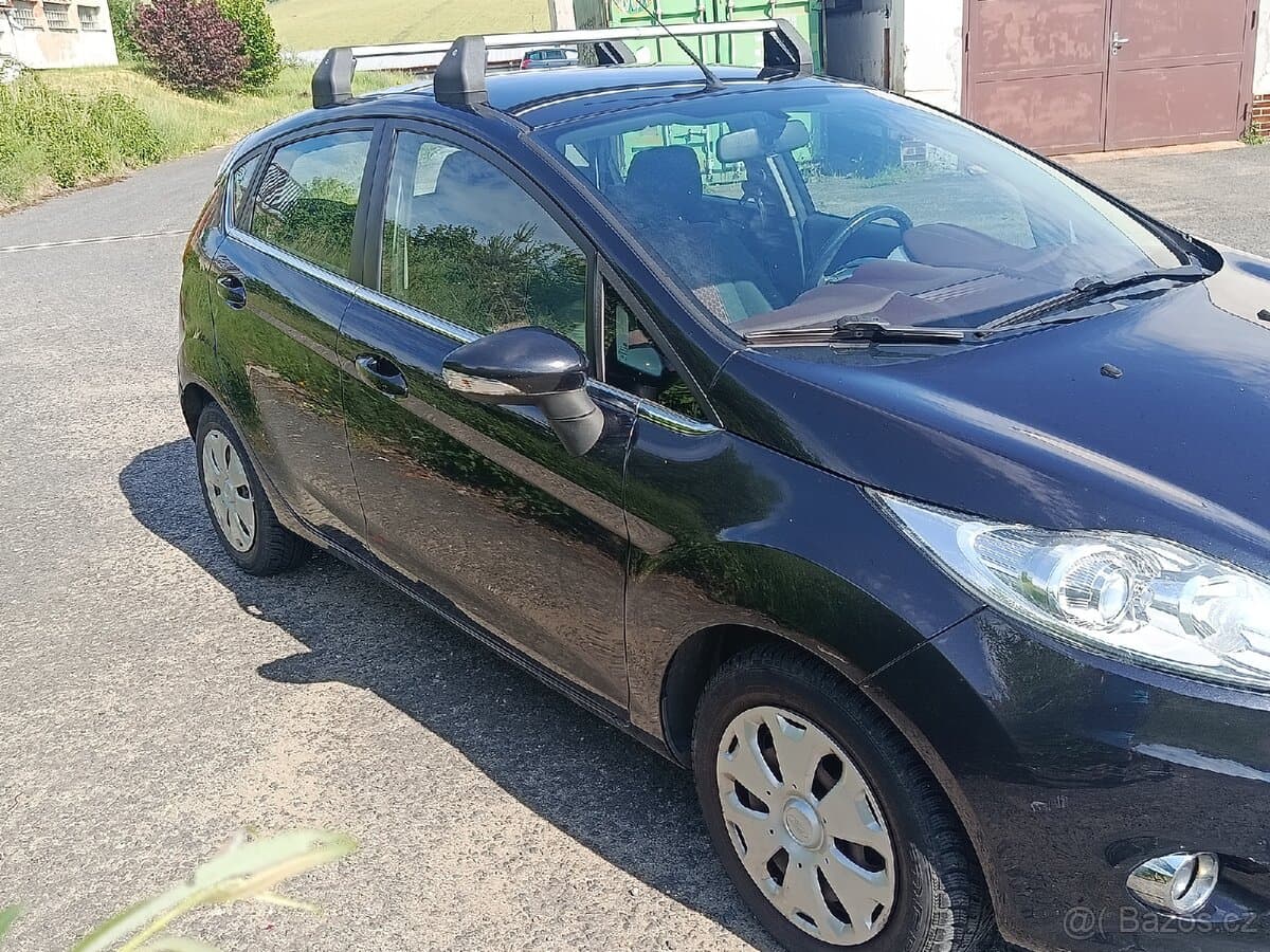 2011 Ford FIESTA - 2