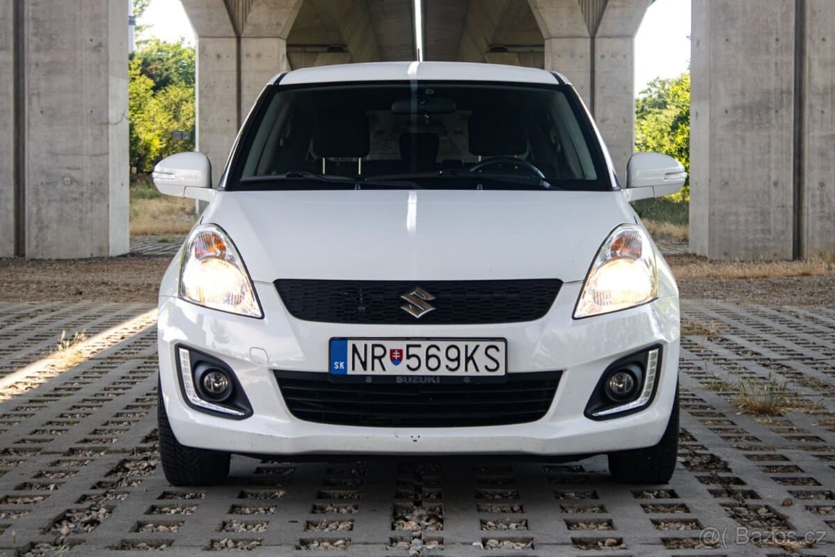 2015 Suzuki SWIFT - 2