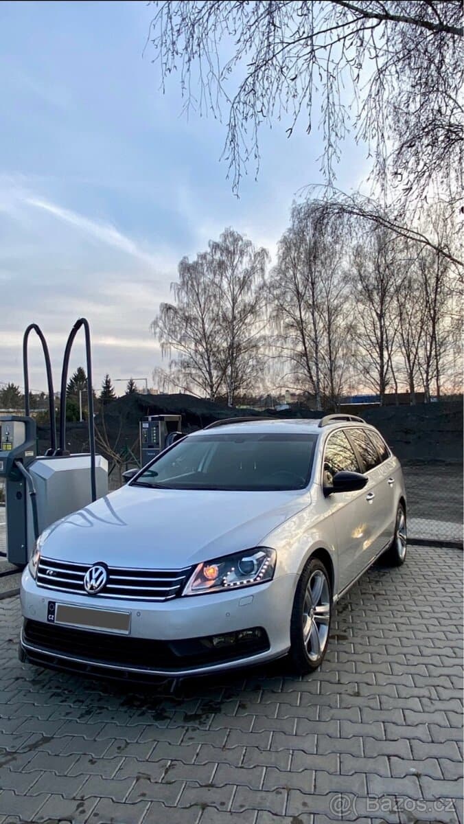 2012 Volkswagen PASSAT - 2