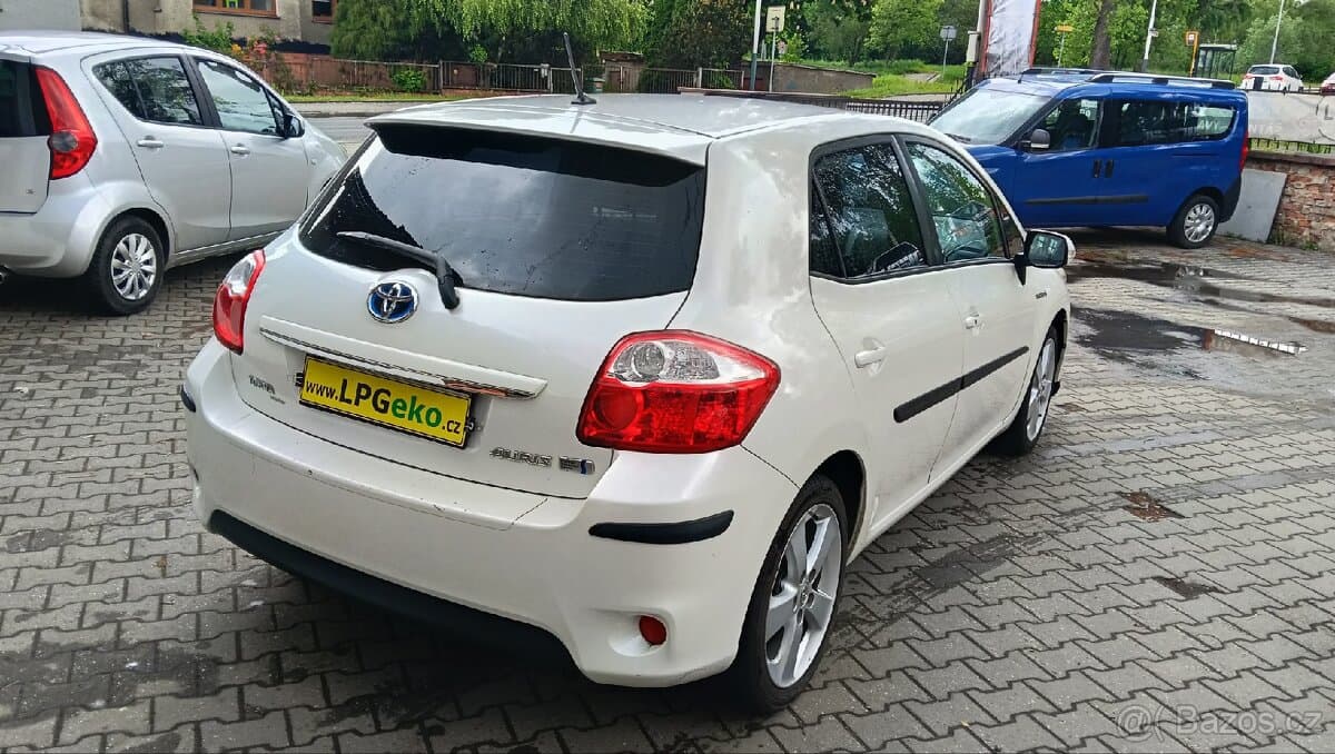 2011 Toyota AURIS - 2