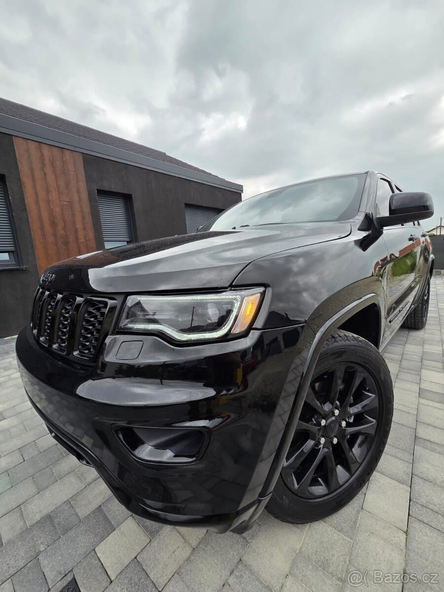 2020 Jeep CHEROKEE - 2