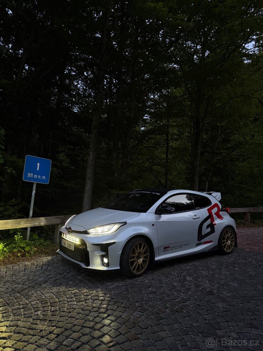 2021 Toyota YARIS - 2