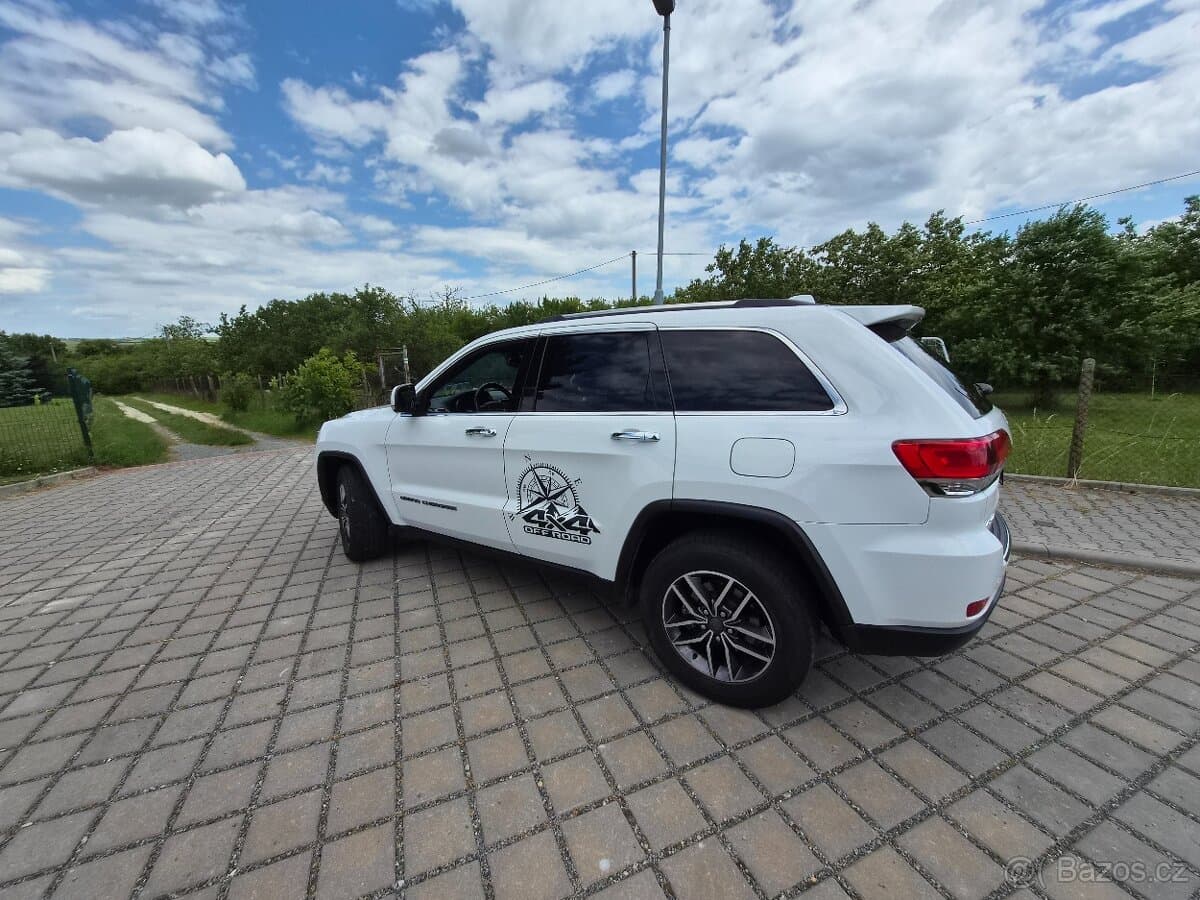 2019 Jeep CHEROKEE - 2