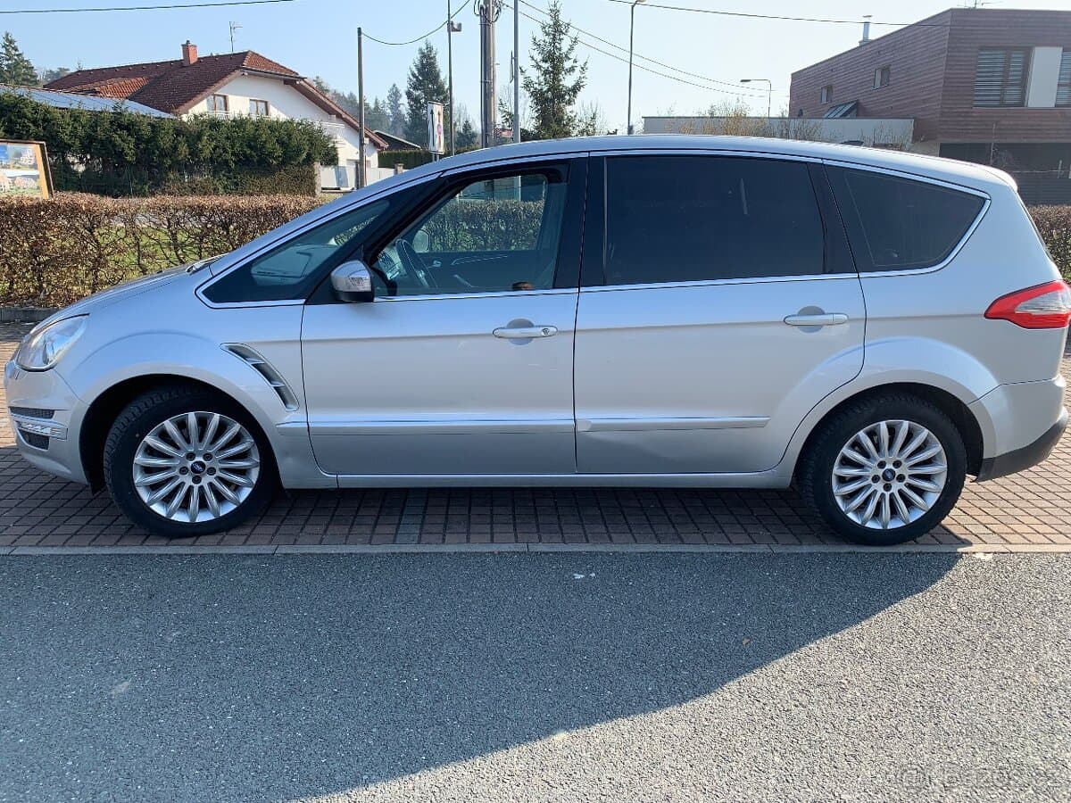 2010 Ford S-MAX - 2
