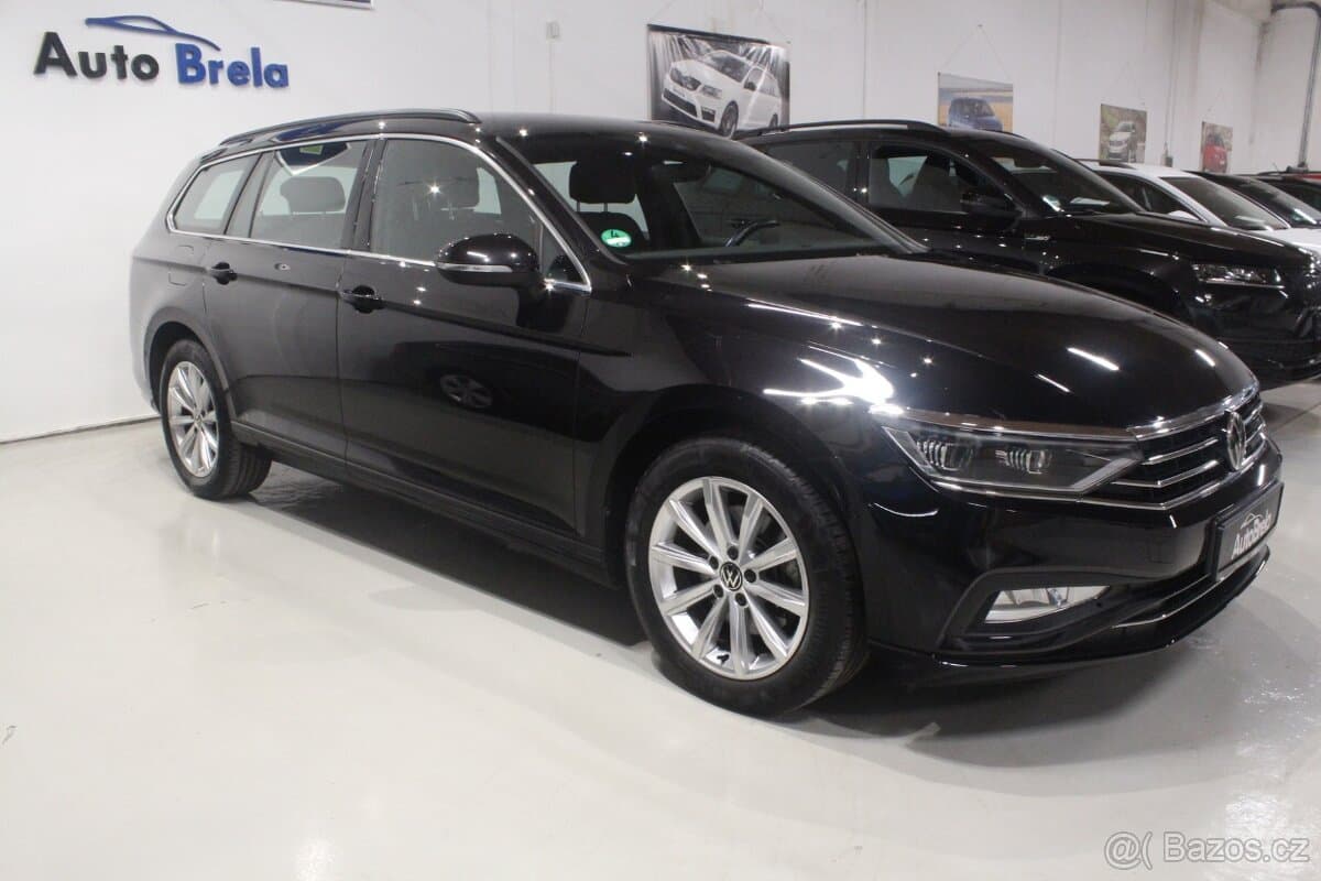 2023 Volkswagen PASSAT - 2