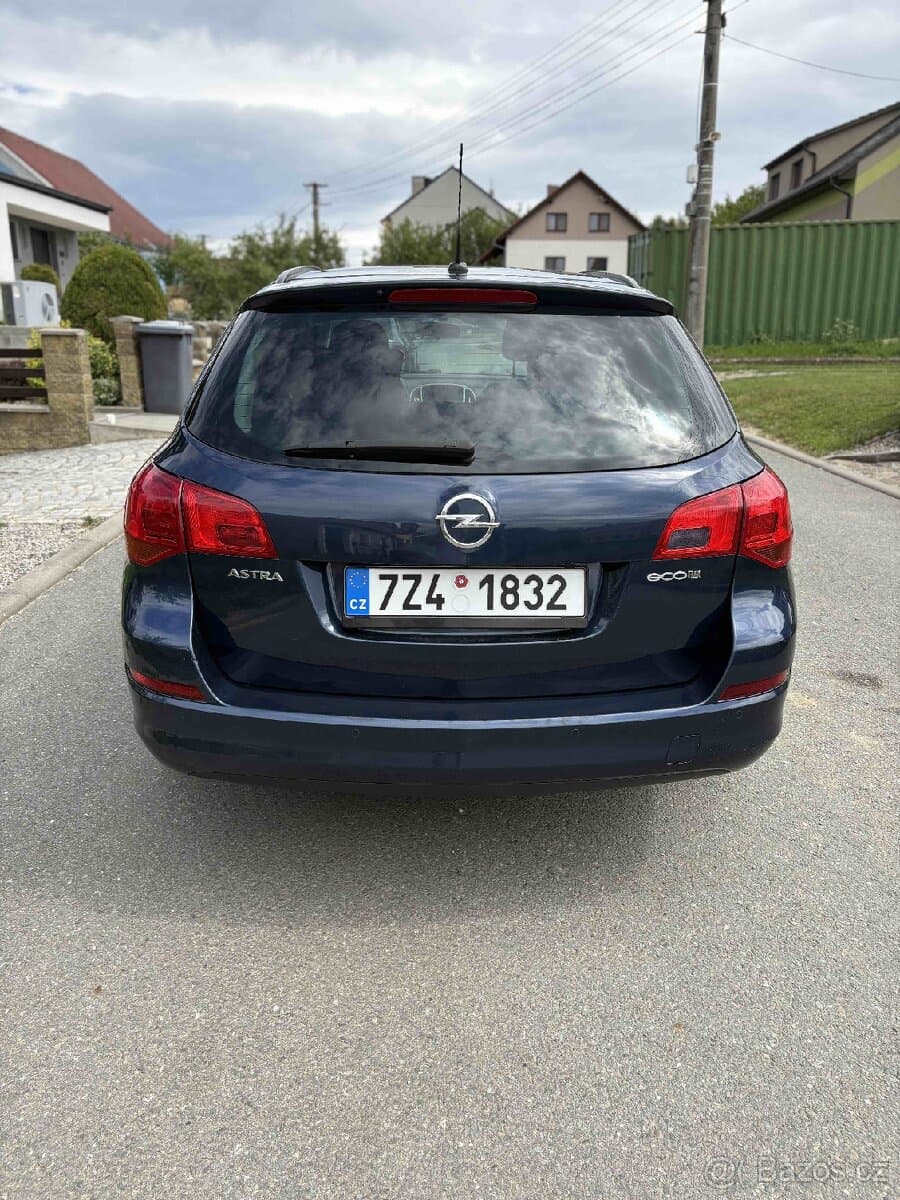 2012 Opel ASTRA - 2