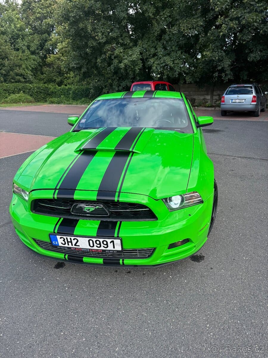 2014 Ford MUSTANG - 2