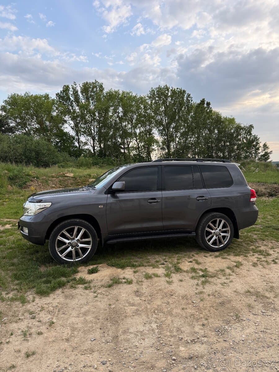 2009 Toyota LAND CRUISER - 2