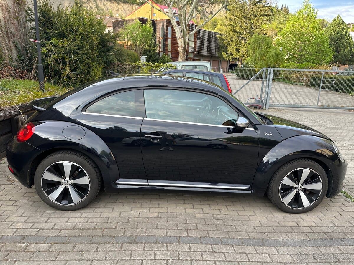 2013 Volkswagen BEETLE - 2